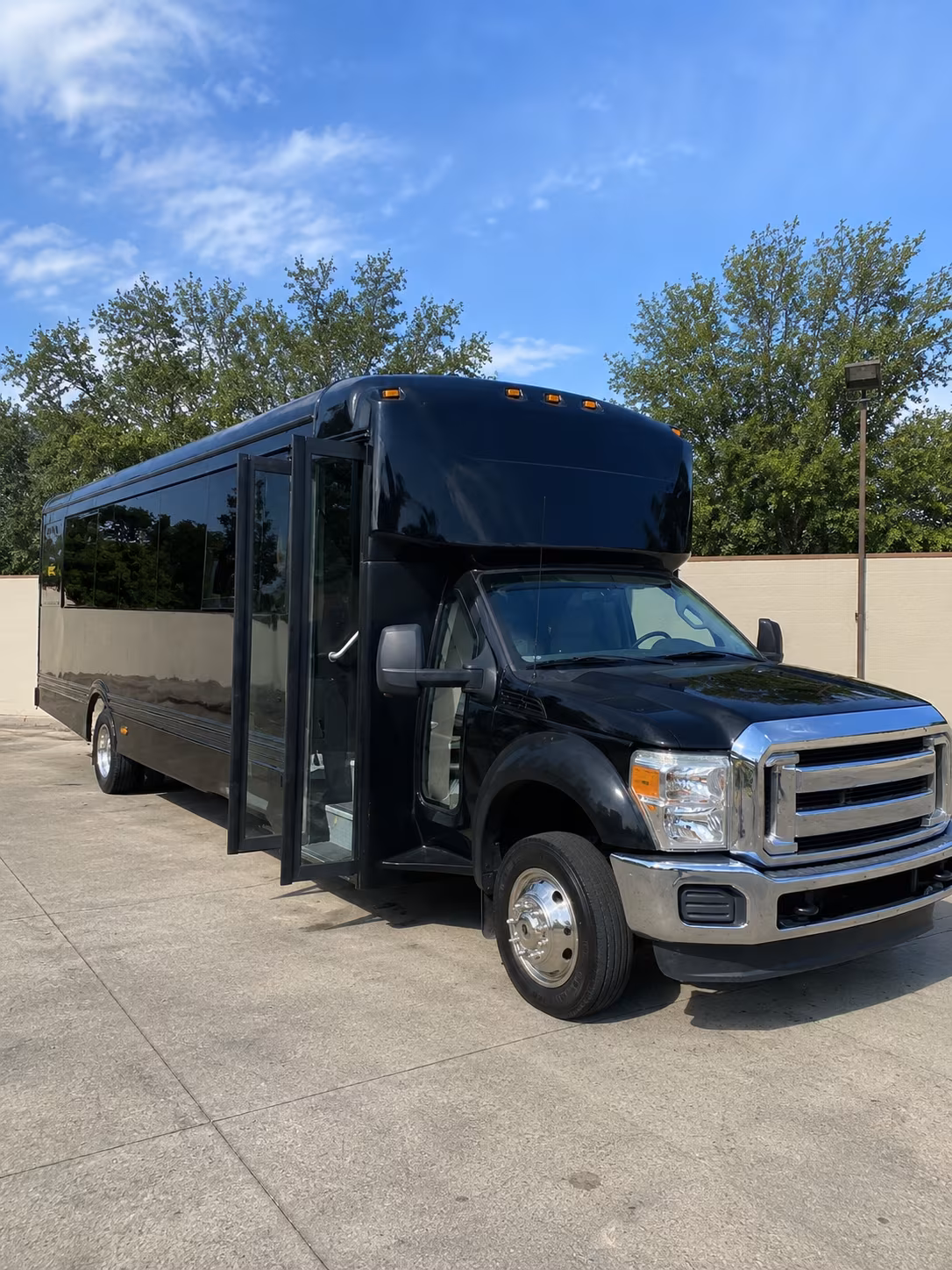 battle creek 20 passenger party bus