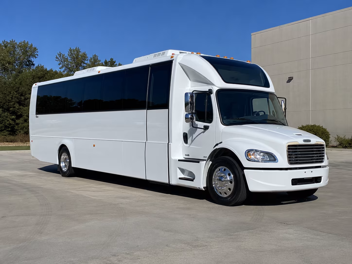battle creek 28 passenger party bus
