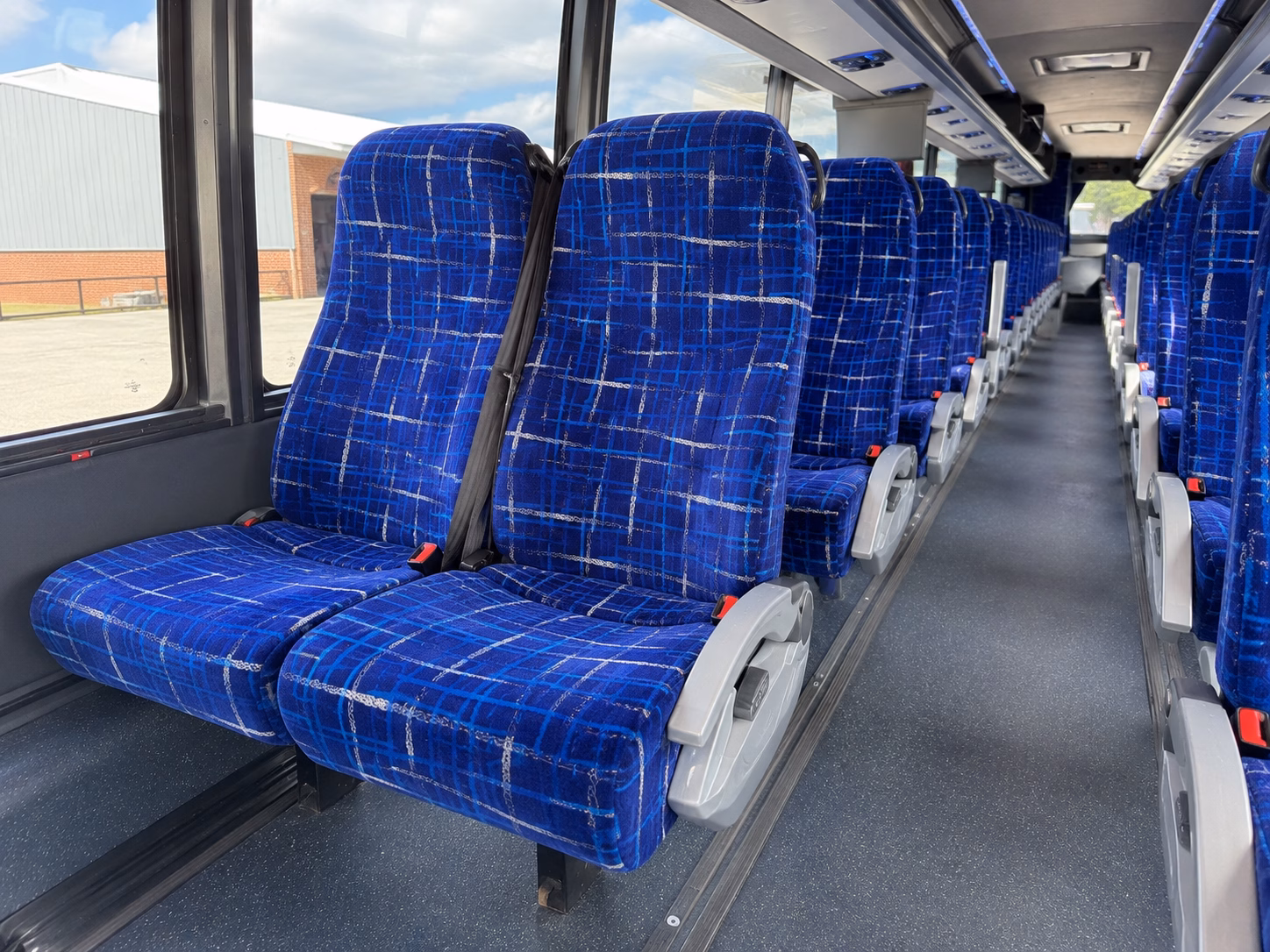 lake michigan shore wine trail bus rentals from battle creek